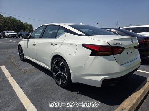 Used 2024 Nissan Altima 2.5 SR FWD image 2
