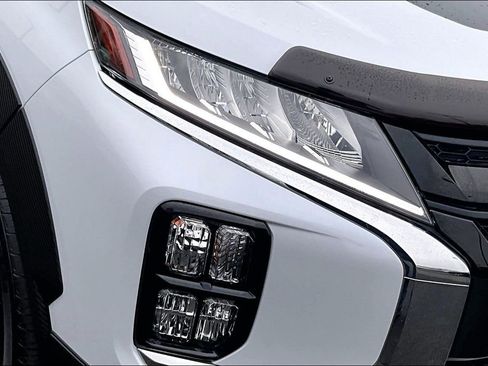 Used 2024 Mitsubishi Outlander Sport AWD image 28