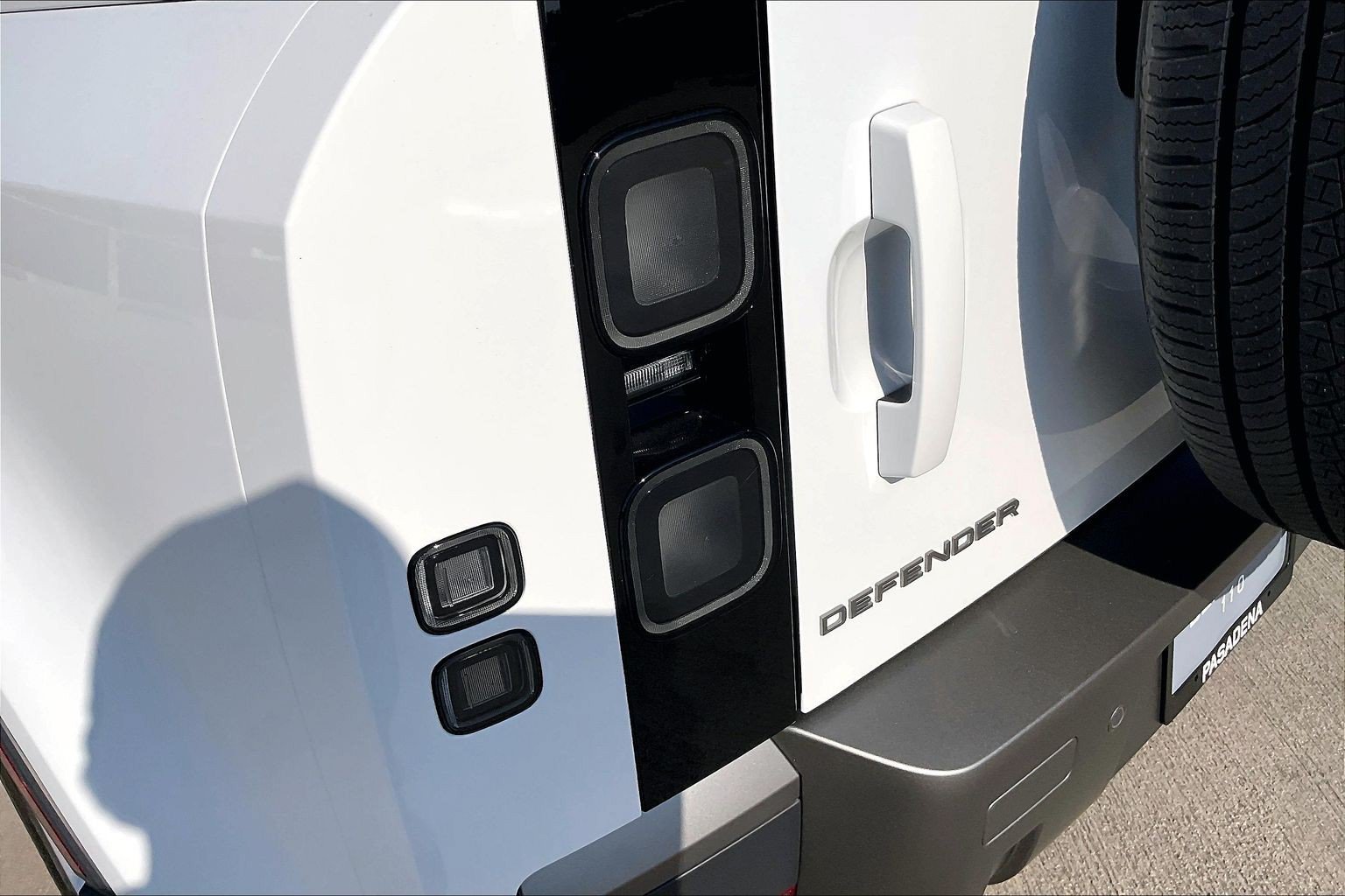 New 2026 Land Rover Defender 110 S AWD/4WD image 8