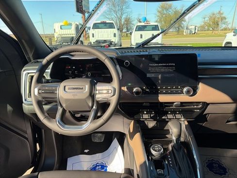 New 2026 GMC Canyon Denali image 14