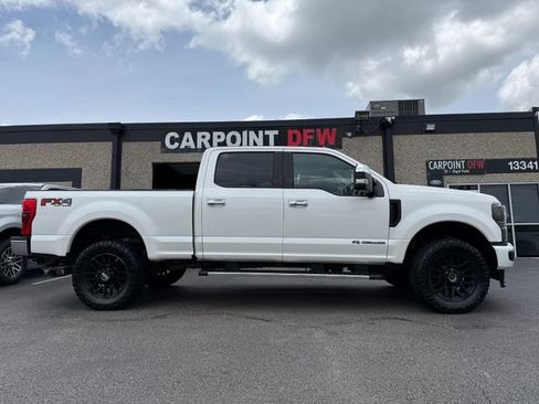 Used 2017 Ford F250 Lariat w/ Lariat Ultimate Package AWD/4WD image 4