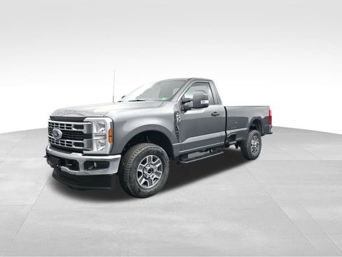 New 2025 Ford F350 XLT image 4