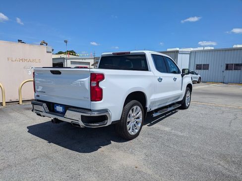 Used 2023 Chevrolet Silverado 1500 LTZ AWD/4WD image 4