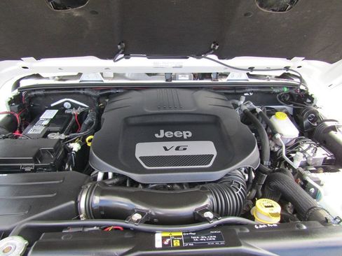 Used 2018 Jeep Wrangler Unlimited Rubicon AWD/4WD image 12