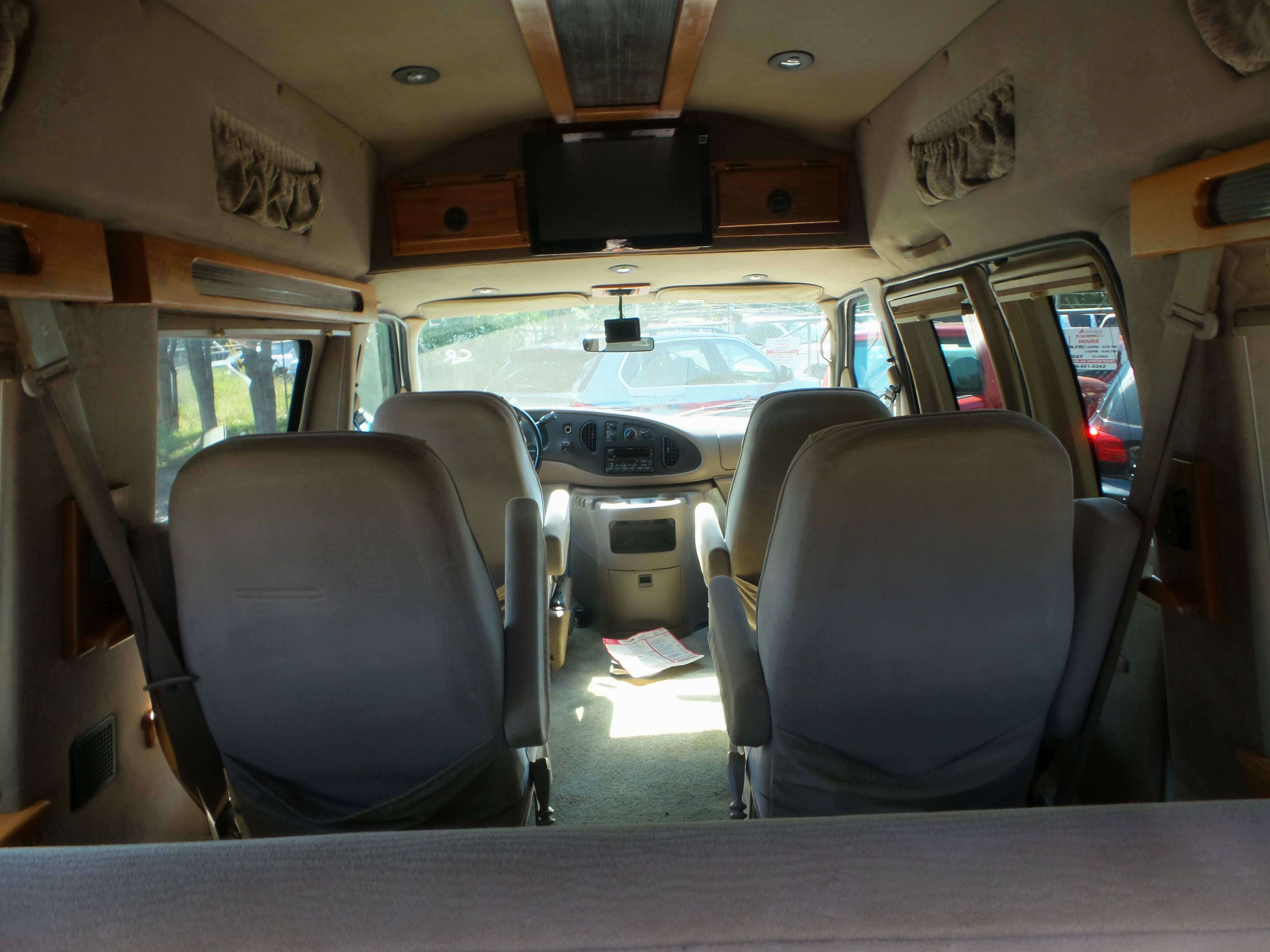 Used 2000 Ford E-150 and Econoline 150 RWD image 14