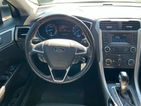 Used 2015 Ford Fusion SE w/ Equipment Group 202A FWD image 10