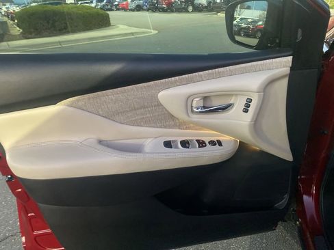 Used 2021 Nissan Murano SL image 11