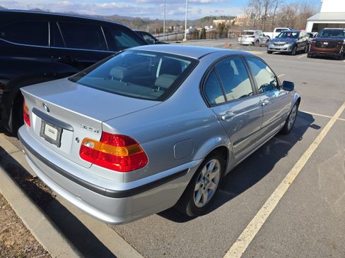 Used 2002 BMW 325i 325i image 2