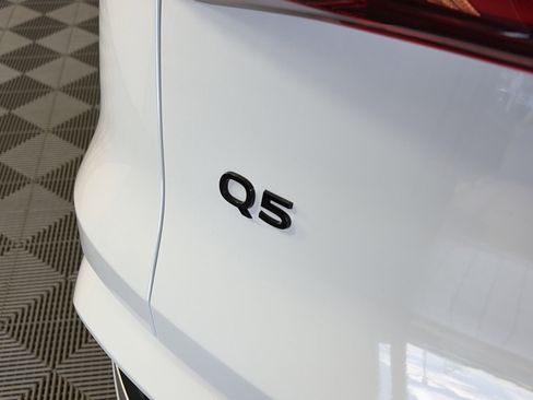 New 2025 Audi Q5 Premium w/ Convenience Package AWD/4WD image 16