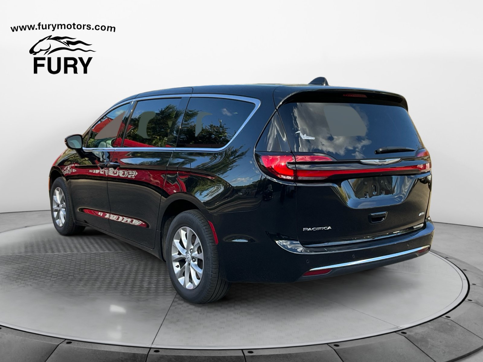 Used 2025 Chrysler Pacifica Select AWD/4WD image 6
