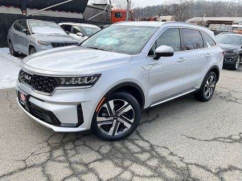 Used 2023 Kia Sorento EX image 1