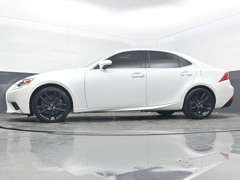 Used 2016 Lexus IS 200t image 29