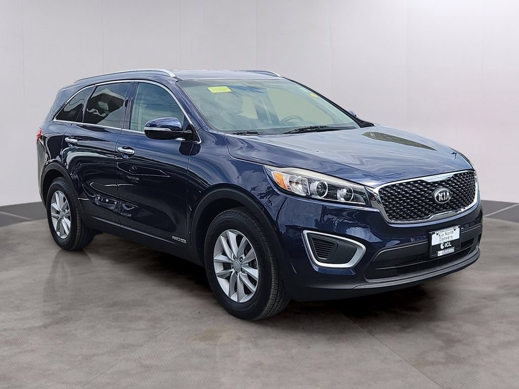 Used 2018 Kia Sorento LX w/ LX V6 Convenience Package AWD/4WD image 3