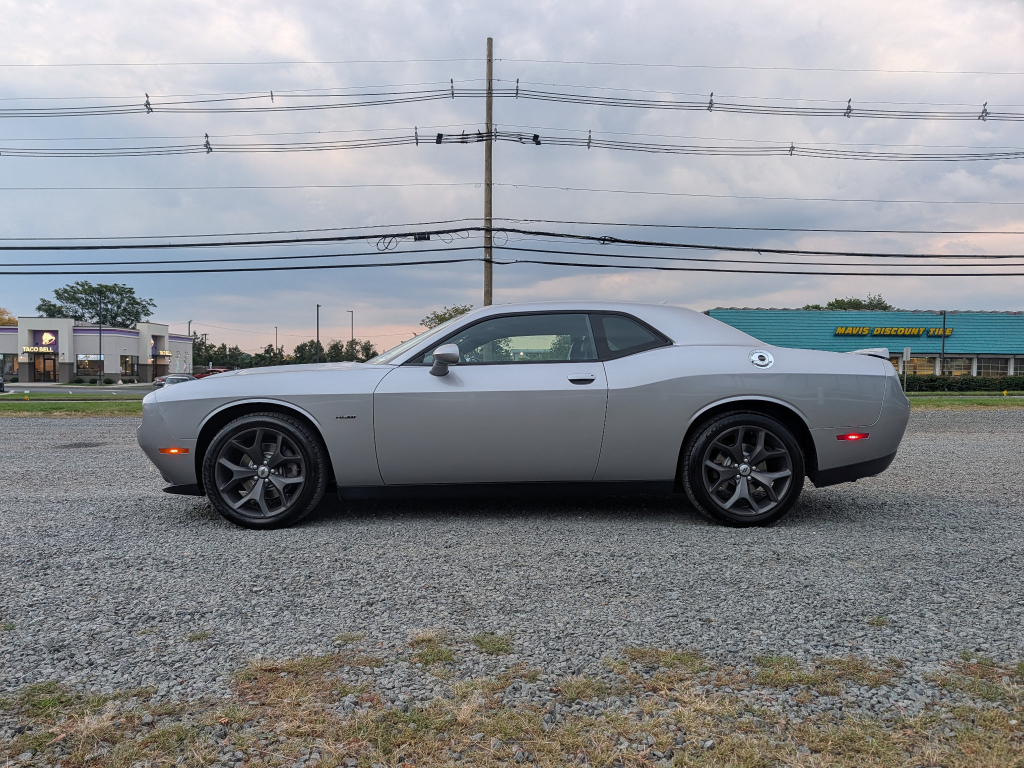 Used 2018 Dodge Challenger R/T Plus RWD image 9