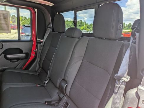 Used 2020 Jeep Gladiator Sport w/ Quick Order Package 24S AWD/4WD image 28