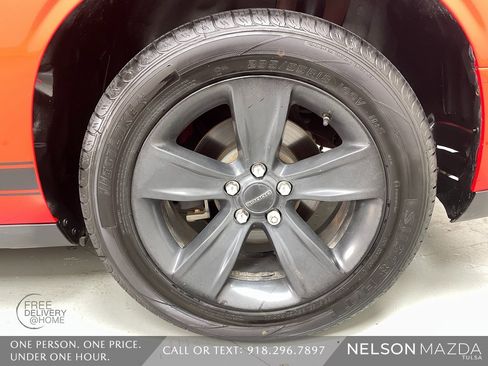 Used 2015 Dodge Challenger SXT image 12