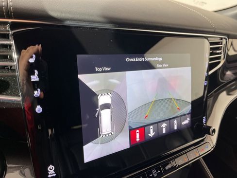 Used 2023 Jeep Wagoneer 4WD w/ Convenience Group I image 30