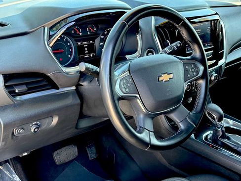 Used 2023 Chevrolet Traverse LT image 10