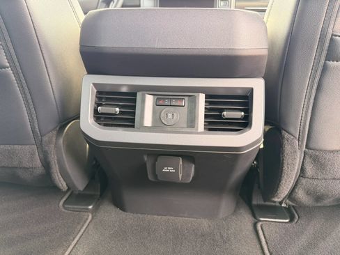 Used 2025 Ford F250 Lariat AWD/4WD image 20