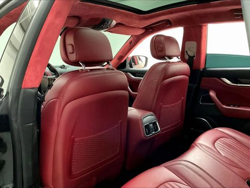 Used 2017 Maserati Levante w/ Luxury Package AWD/4WD image 44