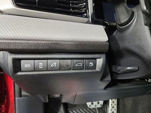 Used 2025 Toyota Camry SE w/ Convenience Package image 28