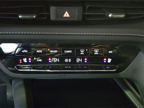 Used 2023 Buick Envision Avenir image 20