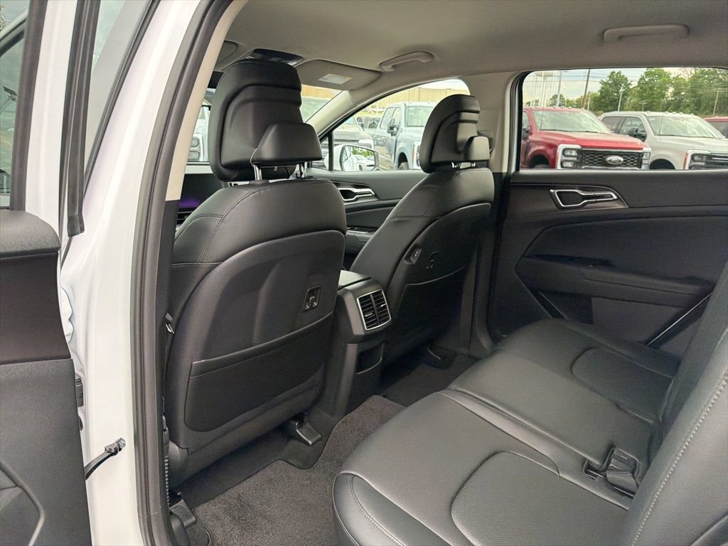 Used 2025 Kia Sportage EX FWD image 15
