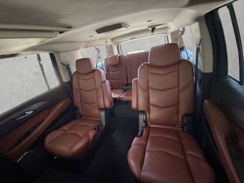 Used 2017 Cadillac Escalade ESV Premium Luxury image 22