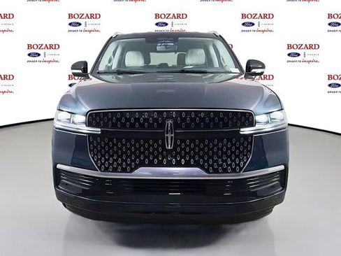 New 2026 Lincoln Navigator Premiere AWD/4WD image 3