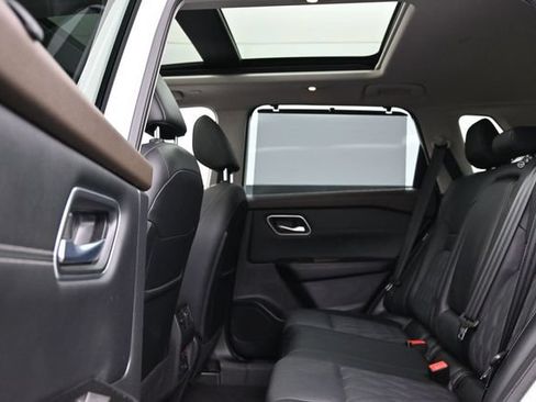 Used 2023 Nissan Rogue Platinum AWD/4WD image 27