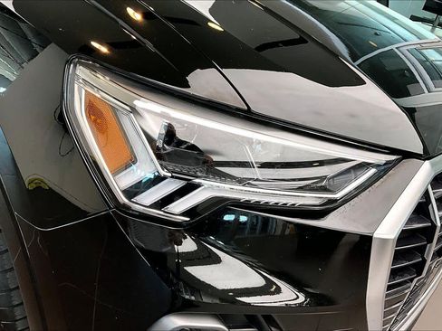 Used 2024 Audi Q3 2.0T Premium w/ Convenience Package image 27