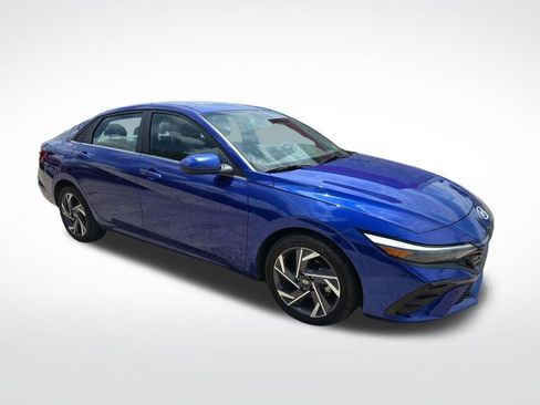 Used 2025 Hyundai Elantra SEL FWD image 6