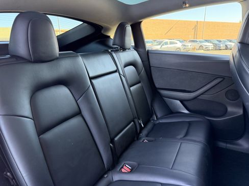 Used 2020 Tesla Model Y Long Range image 39