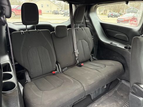 Used 2018 Chrysler Pacifica Touring Plus w/ S Appearance Package image 31