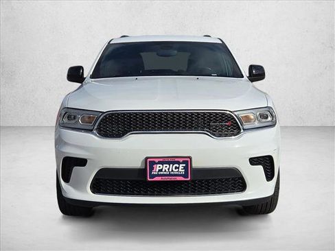 Used 2023 Dodge Durango SXT image 2