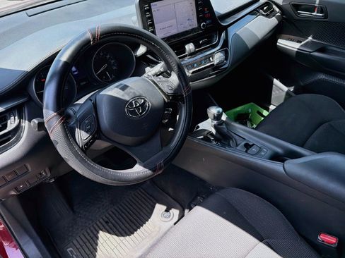 Used 2019 Toyota C-HR LE FWD image 7