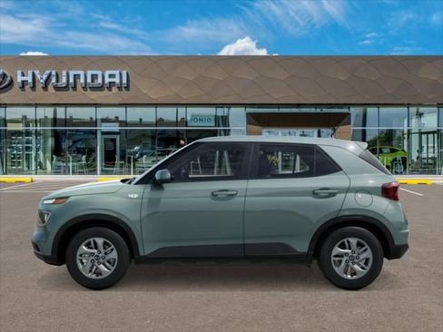 New 2026 Hyundai Venue SE image 3