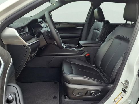 New 2026 Jeep Grand Cherokee L Limited w/ Limited Altitude Package image 8