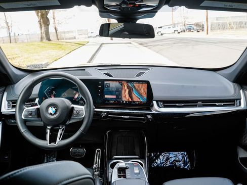 Used 2026 BMW X1 xDrive28i w/ Technology Package image 12