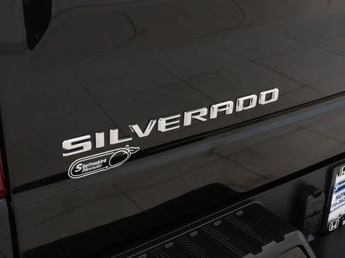 Used 2021 Chevrolet Silverado 1500 RST AWD/4WD image 12