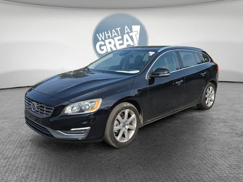 Used 2017 Volvo V60 T5 Premier w/ Convenience Package FWD image 8