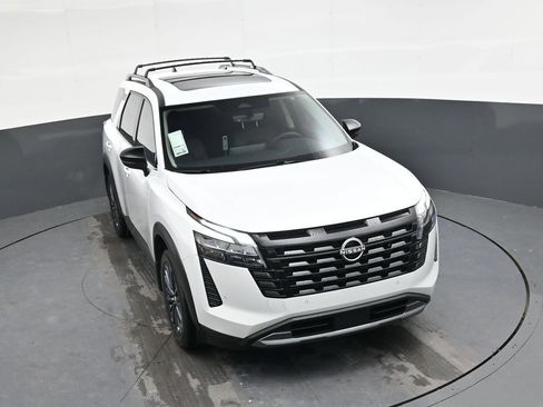 New 2026 Nissan Pathfinder SL w/ SL Premium Package AWD/4WD image 21