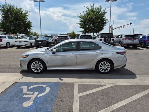 Used 2021 Toyota Camry LE FWD image 9