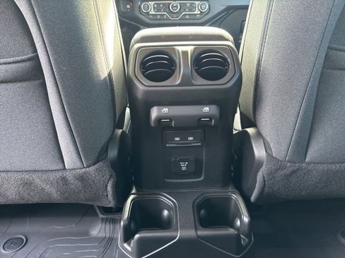 Used 2024 Jeep Gladiator Sport image 16
