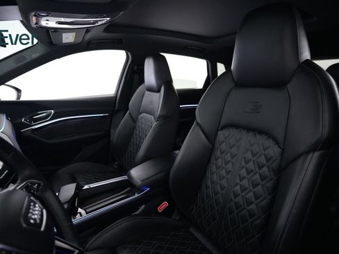 Used 2022 Audi e-tron S Premium Plus AWD/4WD image 4