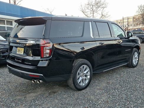 Used 2024 Chevrolet Suburban Premier w/ Premium Package image 8
