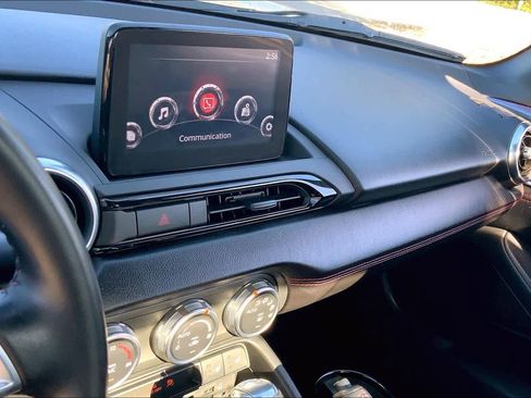 Used 2019 MAZDA MX-5 Miata RF Grand Touring image 5