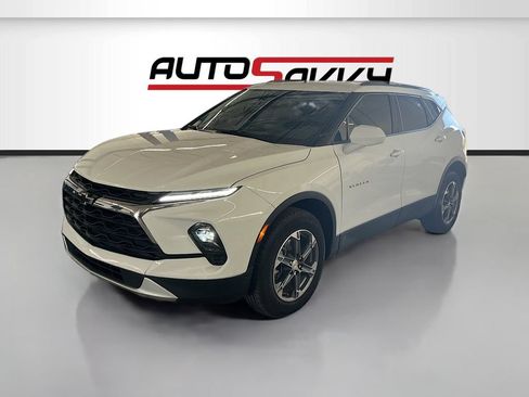 Used 2024 Chevrolet Blazer LT w/ Convenience Package FWD image 3