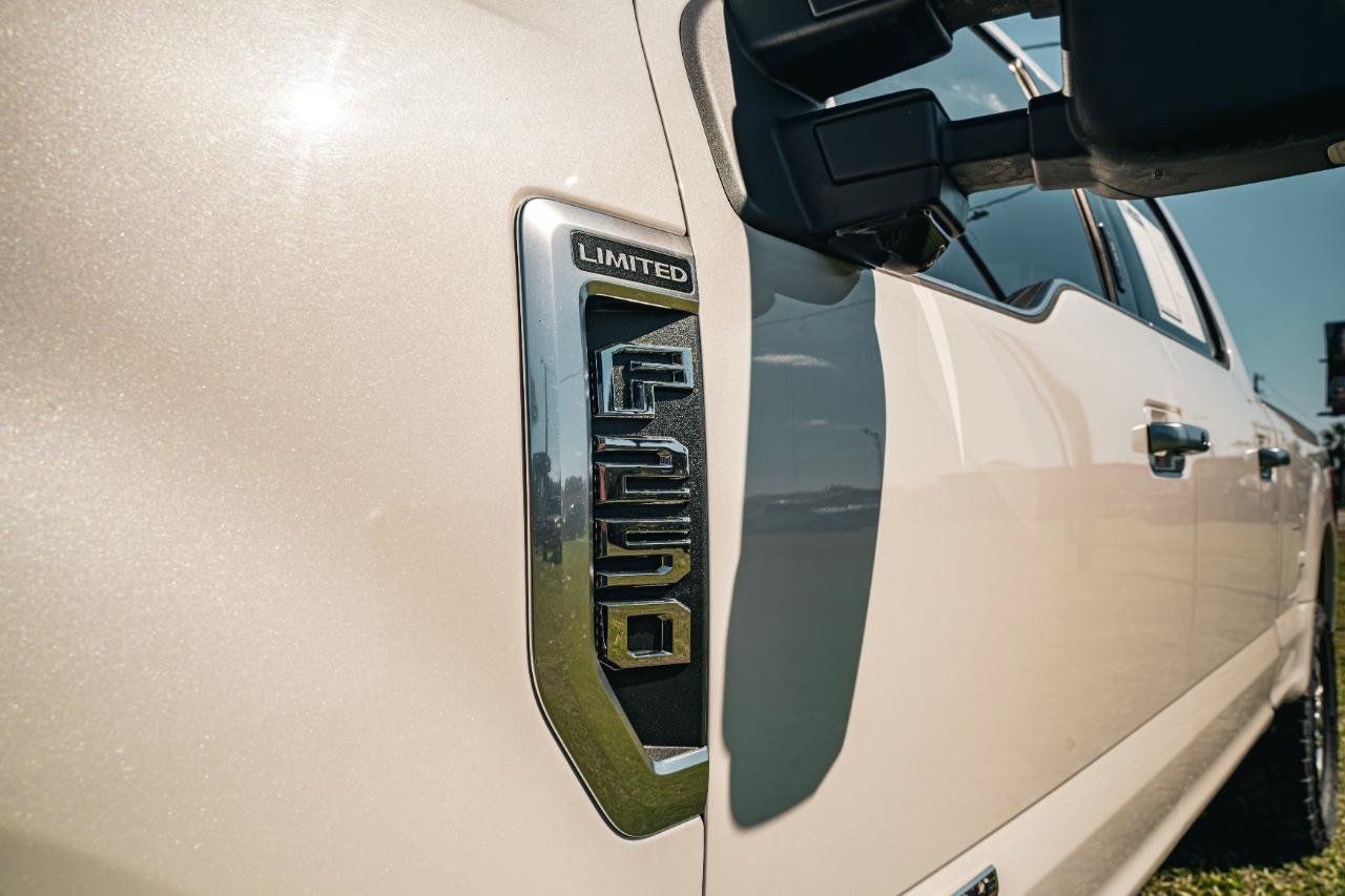Used 2019 Ford F250 Limited w/ FX4 Off-Road Package AWD/4WD image 11