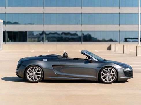 Used 2012 Audi R8 V10 AWD/4WD image 4